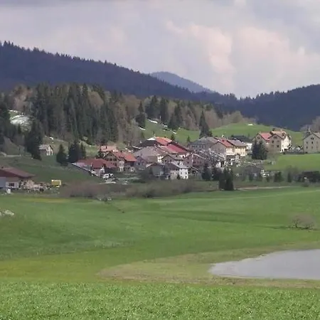 Maison Entiere 2 Individuels Jardin 450 M Montagne Foret Lacs Riviere 8 Personnes Prázdninový dům Les Charbonnieres